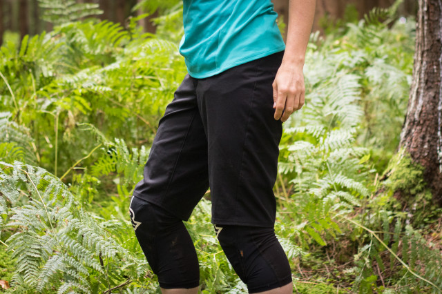 Giro Arc Women's shorts-3.jpg