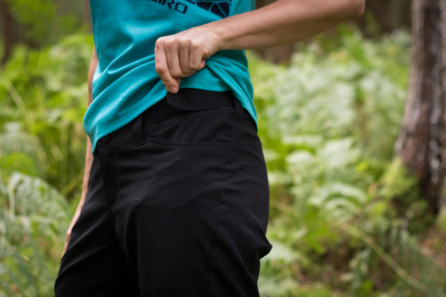 Giro Arc Women's shorts-7.jpg
