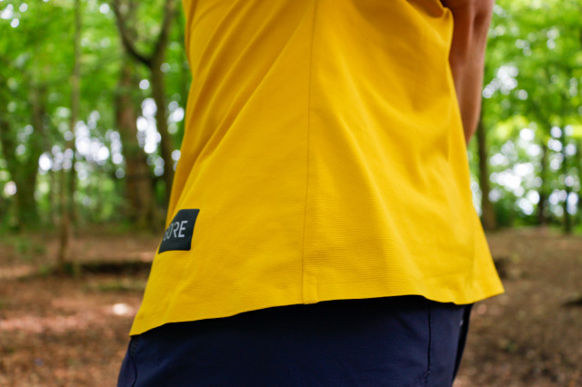 Gore women's trail KPR jersey SS-side.jpg