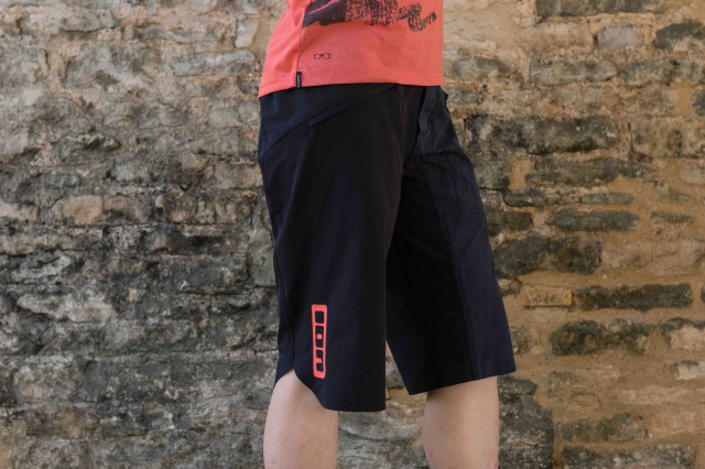 ION Scrub Amp Bikeshorts Women's-1.jpg