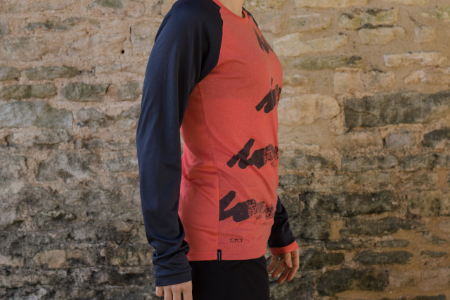 ION Scrub Amp Tee LS Women's-3.jpg