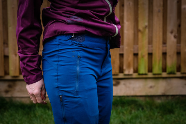 ION Softshell Shelter women's pants 2019-2.jpg