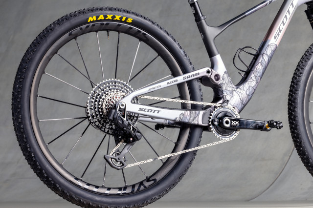 Kate Courtney's WBR X Worlds Spark RC00004.jpg