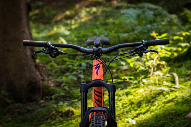 Specialized Stumpjumper Women's Comp -21 Detail bars.jpg
