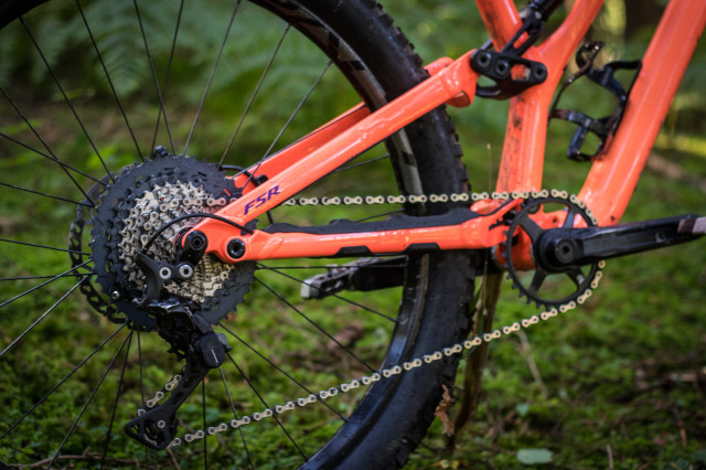 Specialized Stumpjumper Women's Comp -29 Detail drivetrain.jpg