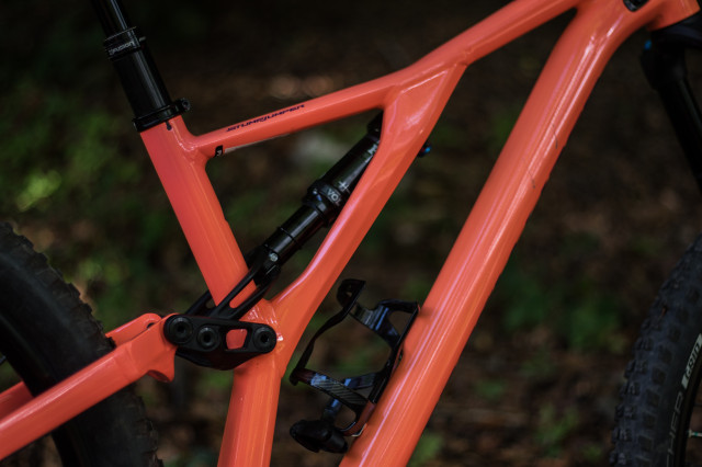 Specialized Stumpjumper Women's Comp Alloy 27.5 shock-9.jpg