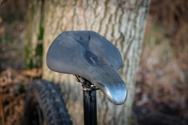 Specialized Women's Power Comp saddle with mimic-6.jpg