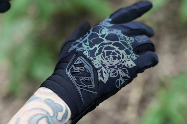 Tory Lee Designs women's Luxe mountain bike gloves 2021.jpg