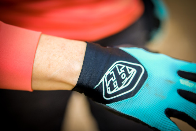 Troy Lee Designs Ace women's gloves-3.jpg