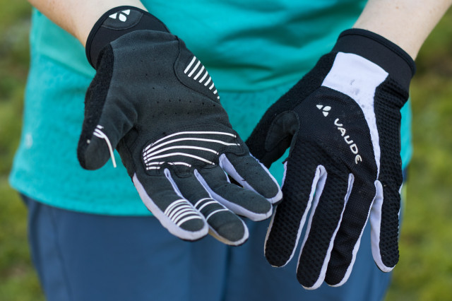 Vaude Women's Dyce Gloves-1.jpg