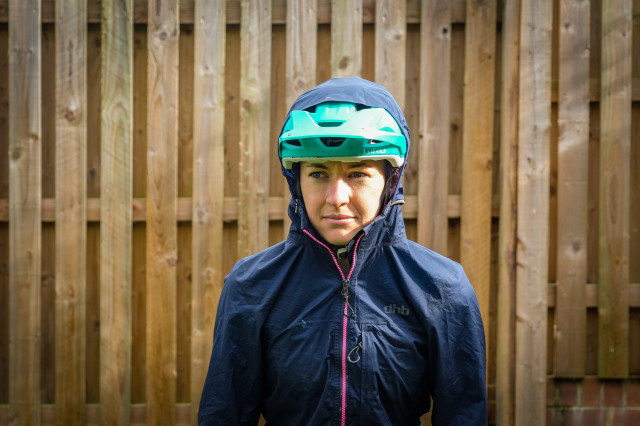 dhb women's lightweight packable MTB jacket-5.jpg