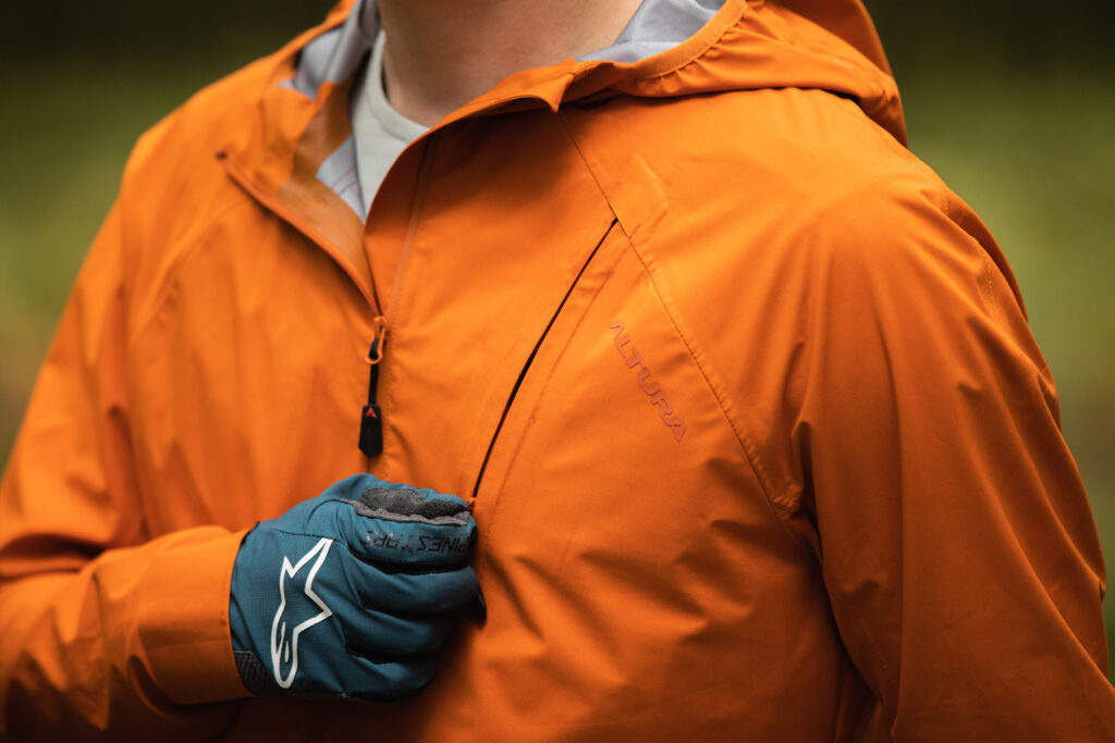2021 Altura Esker Waterproof Men's Packable Jacket 004