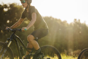 2022 PNW women’s apparel hero.jpg