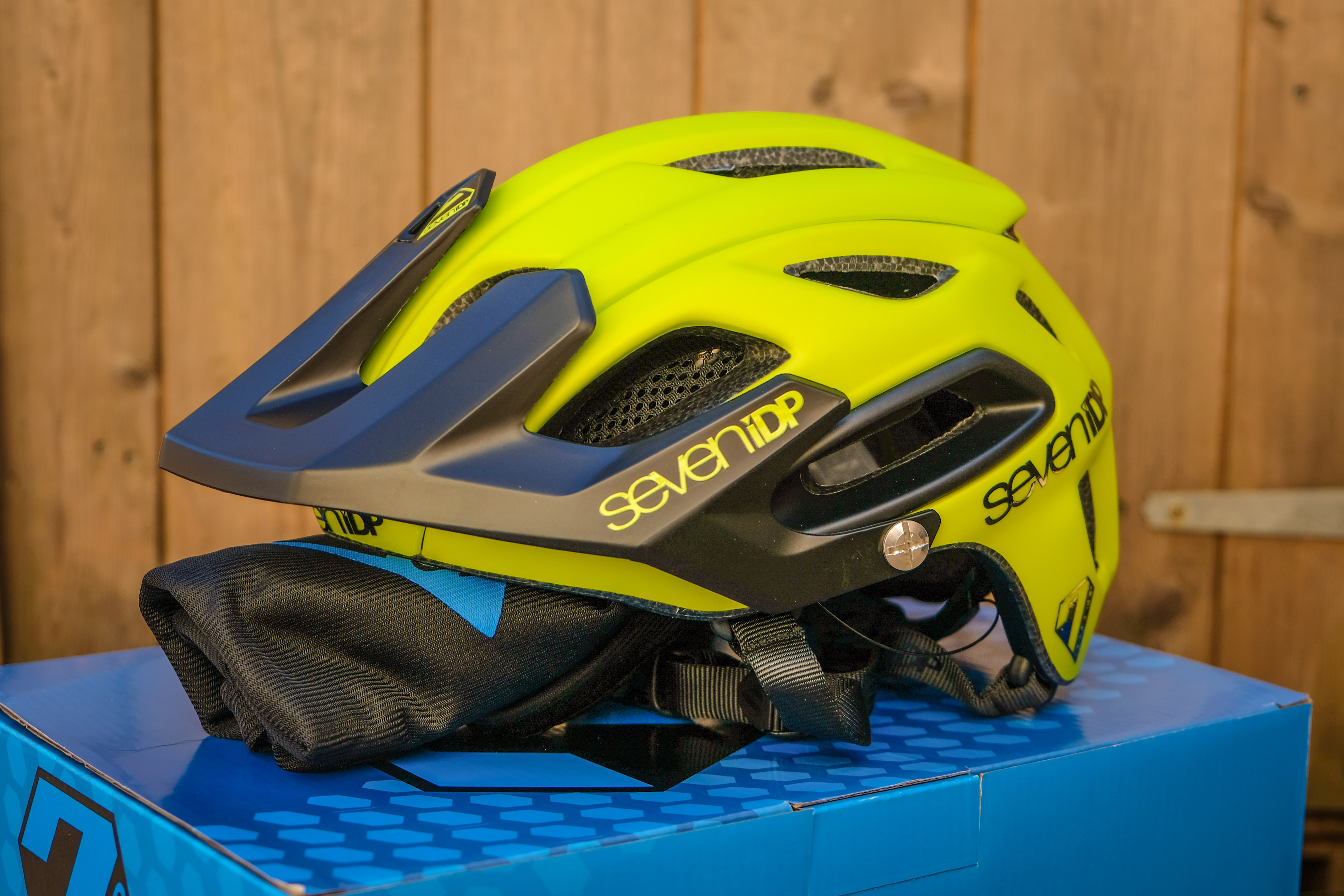 7iDP M2 helmet review - Cycling News | off-road.cc