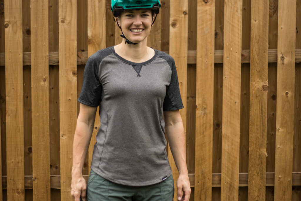 Dakine Xena SS women’s jersey-2.jpg