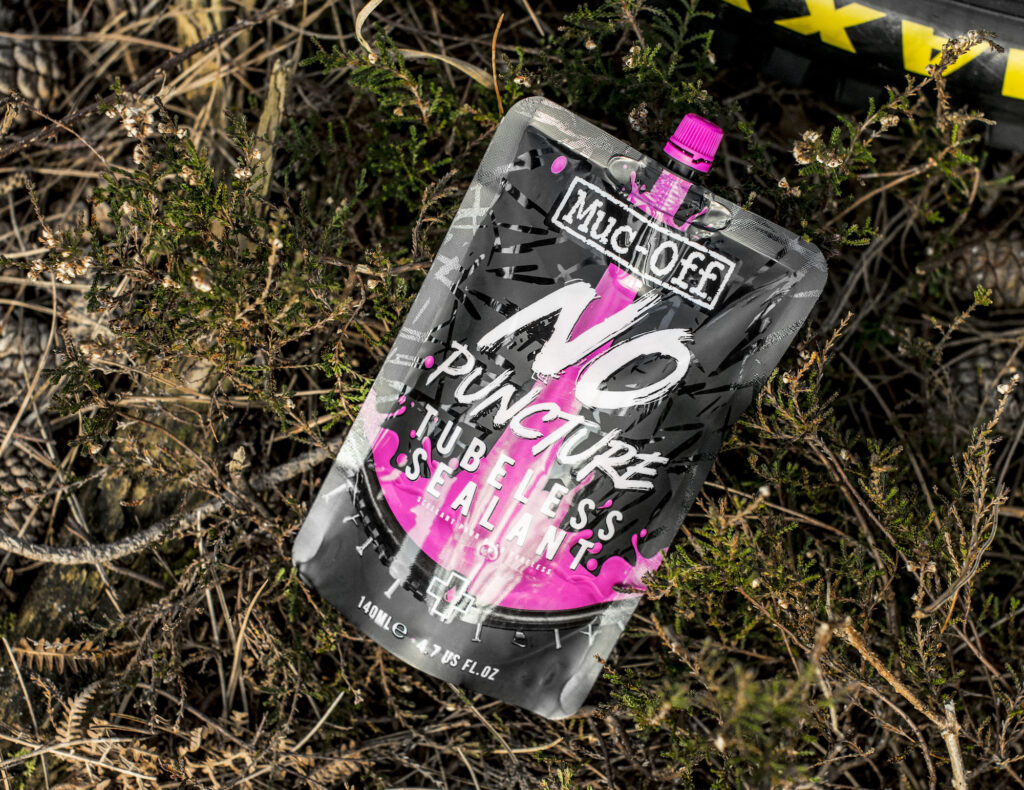 Muc-Off_No Puncture Hassle Tubeless Sealant_Pouch (2).jpg