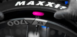 Stealth_Tubeless_Tag_Holder_-_DSC05448_1_2_1900x_crop_center@2x (1)