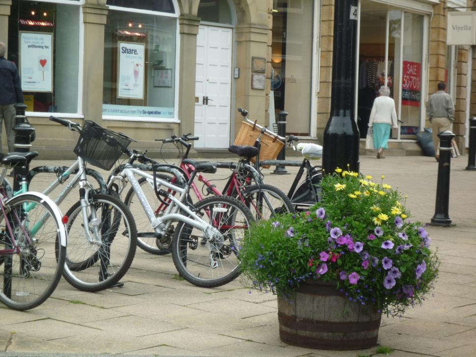 Bikes in Harrogate (licensed on Flickr under CC BY 2.0 by Tejvan Pettinger)