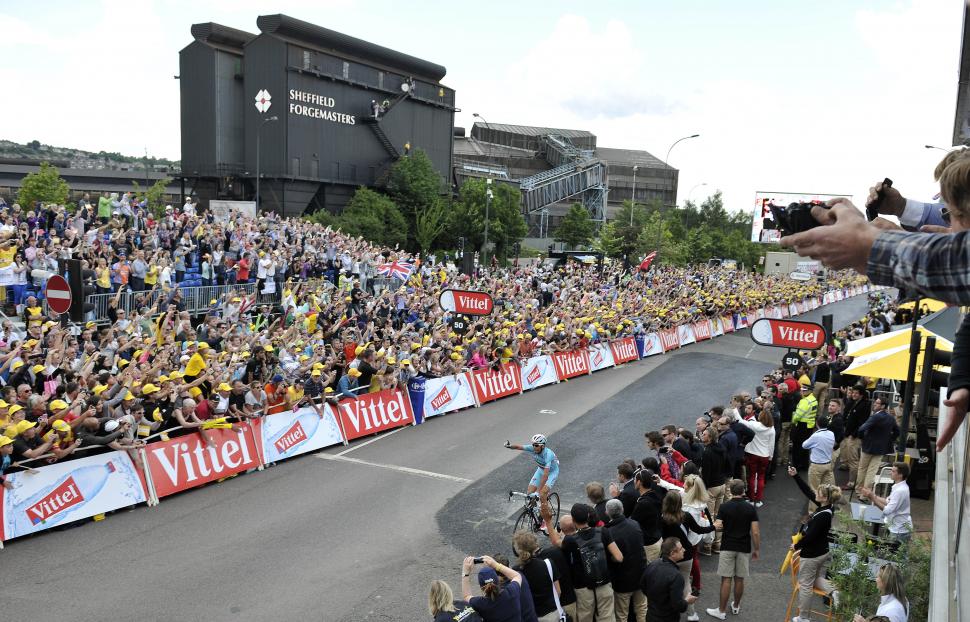 TdF 2014 Vincenzo Nibali after winning in Sheffield (picture credit Welcome to Yorkshire)